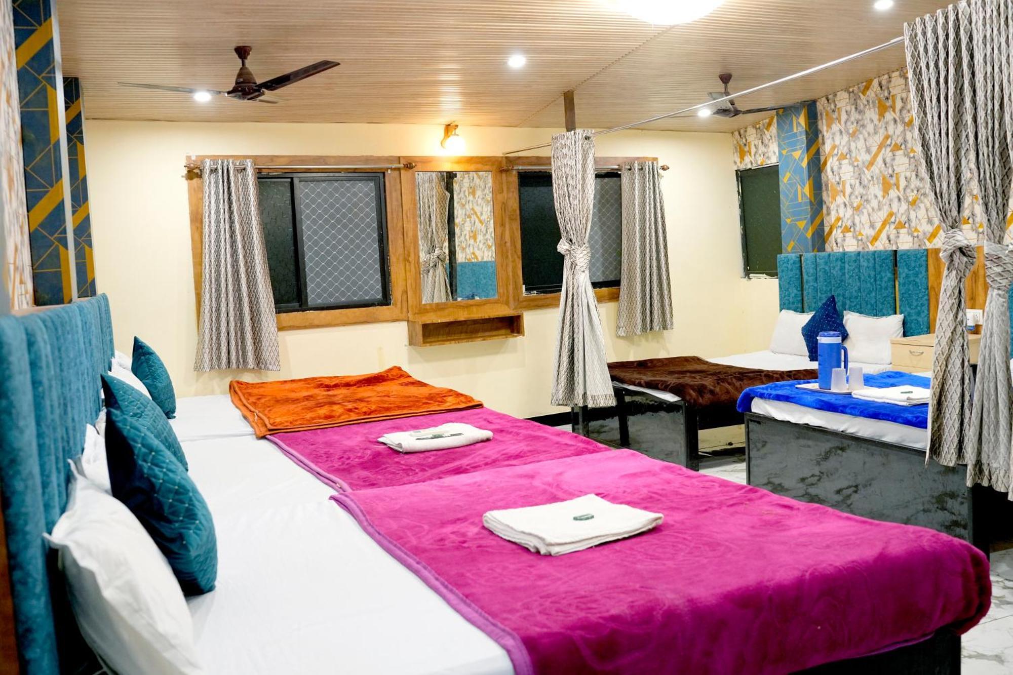 Hotel Mahalok Palace Ujjain Luaran gambar